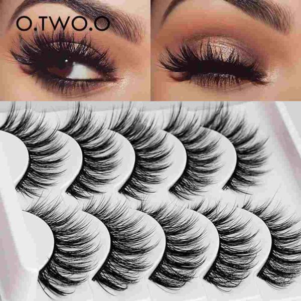Pack of 5 O.TWO.O 3D Mink Eyelashes Faux Mink Eyelash Stem shown and applied on eyes