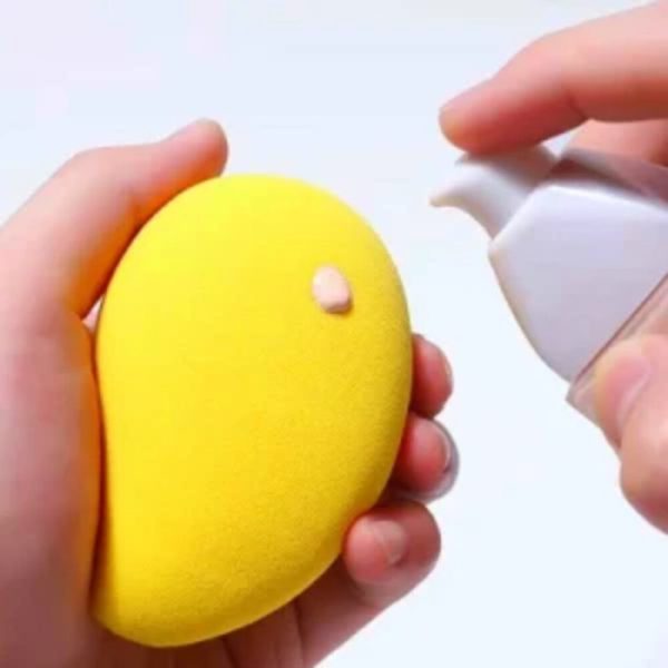 application of foundation on MANGO Shape sponge/ beauty blender